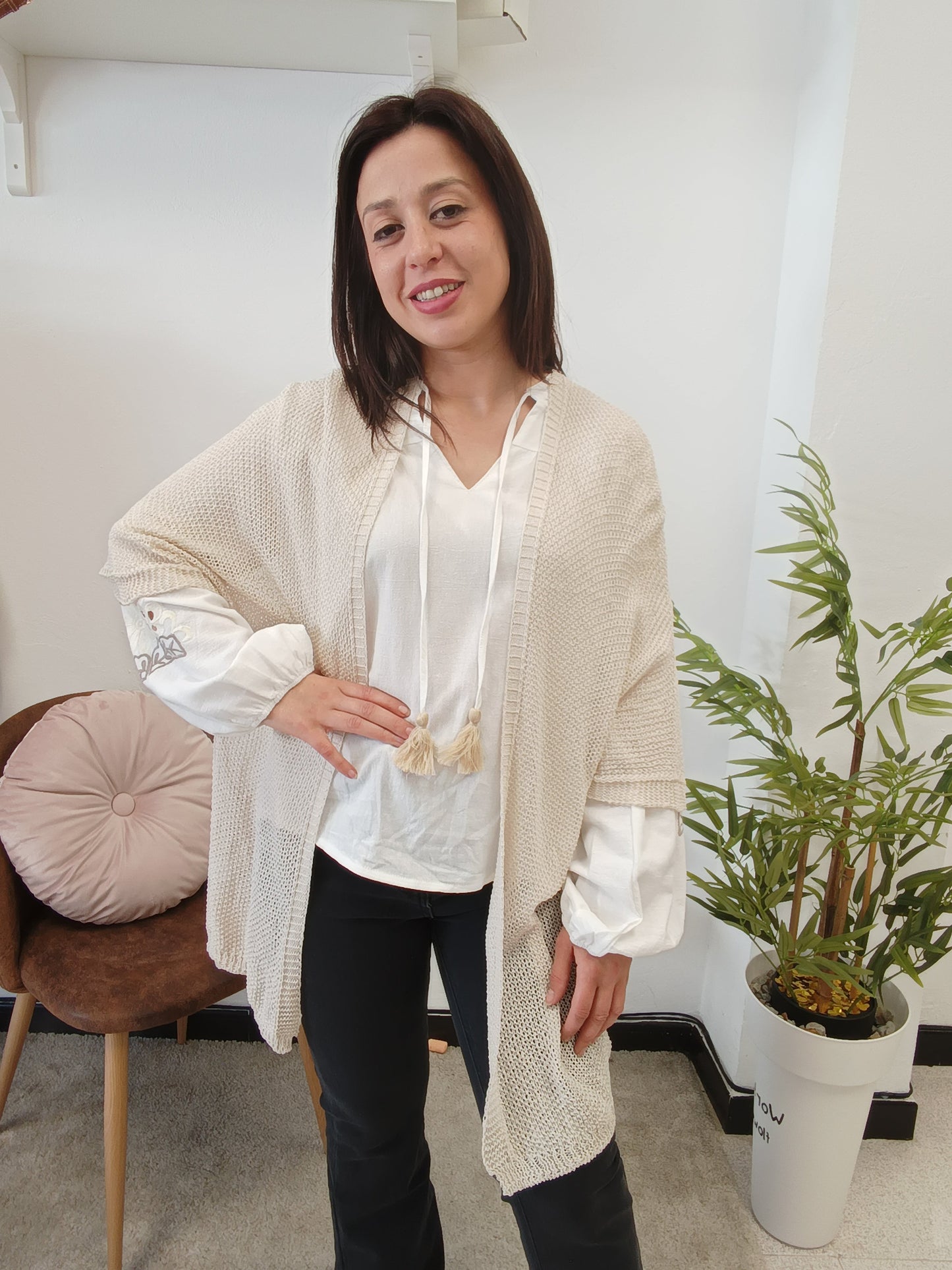 Chaqueta calada beige