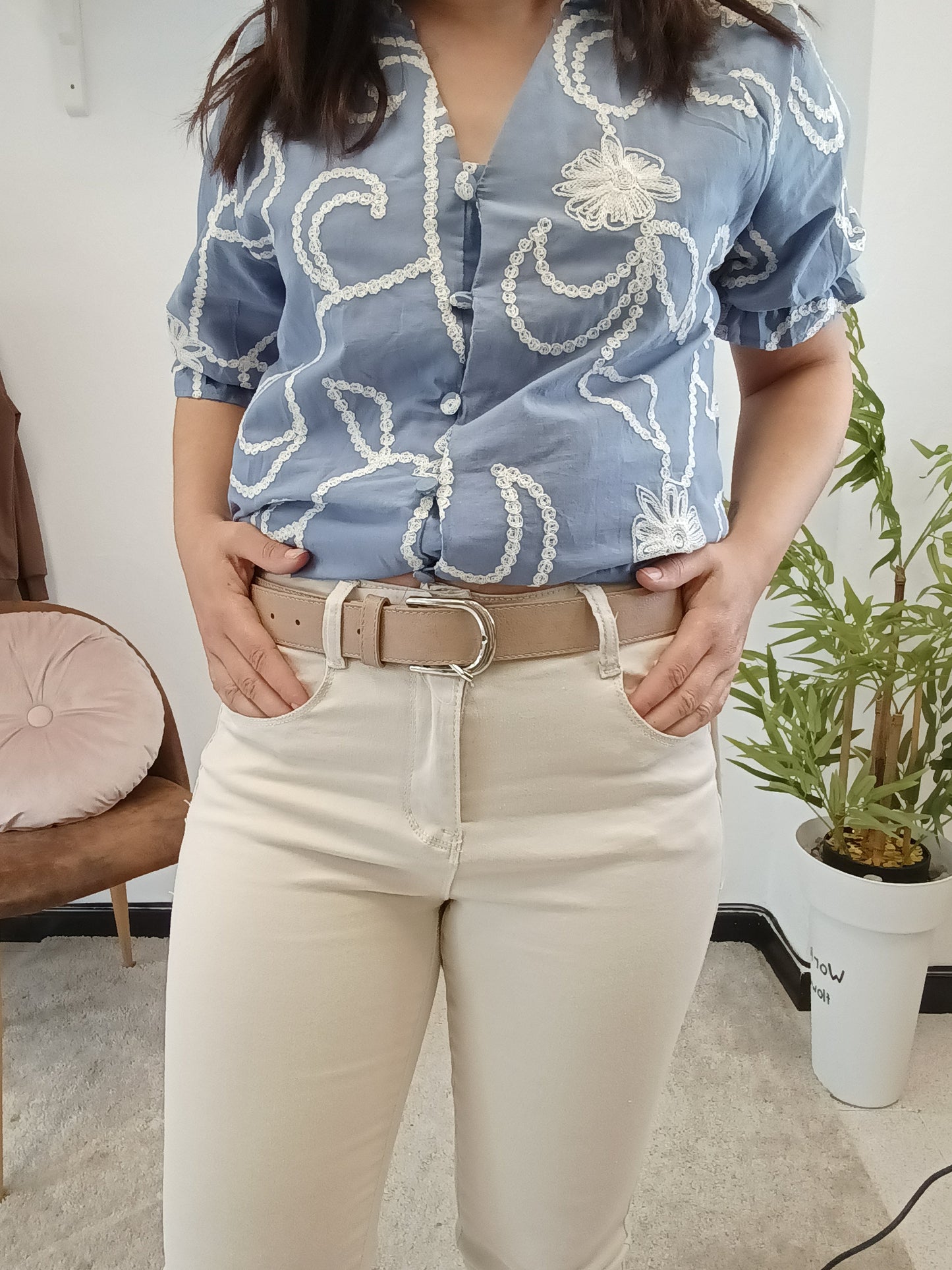 Pantalón flare crema