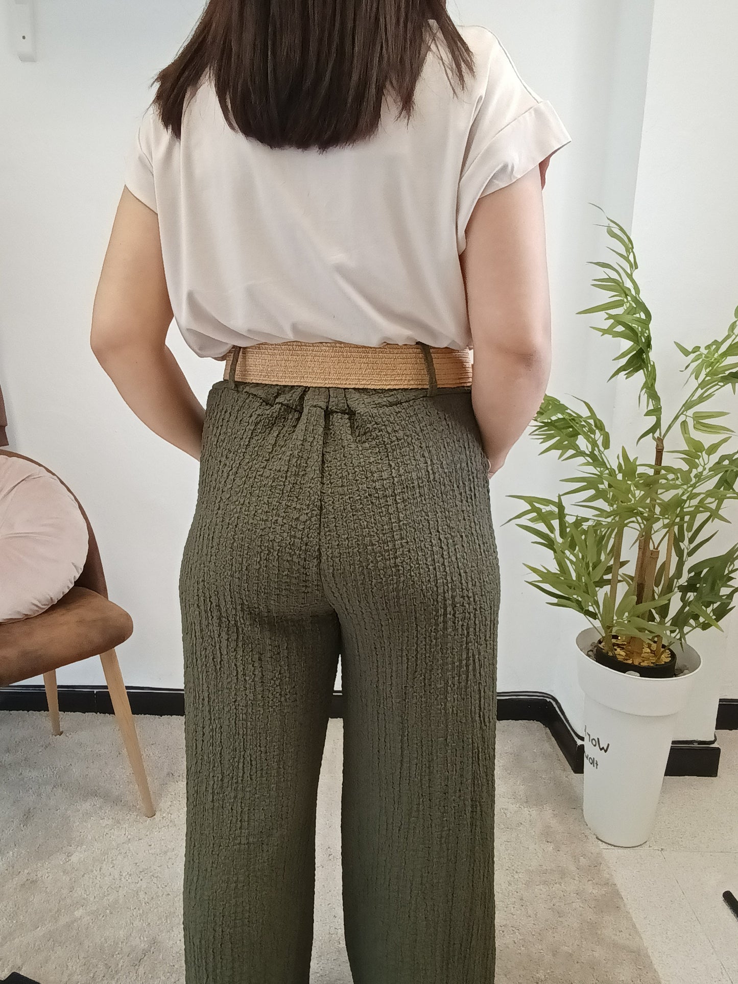 Pantalón ancho relieve