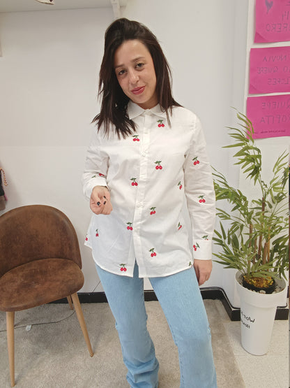 Camisa bordada cerezas