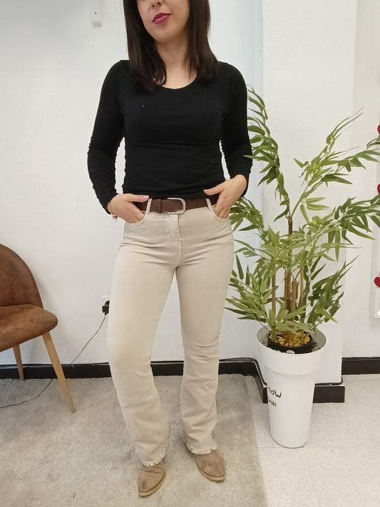 Pantalón flare beige