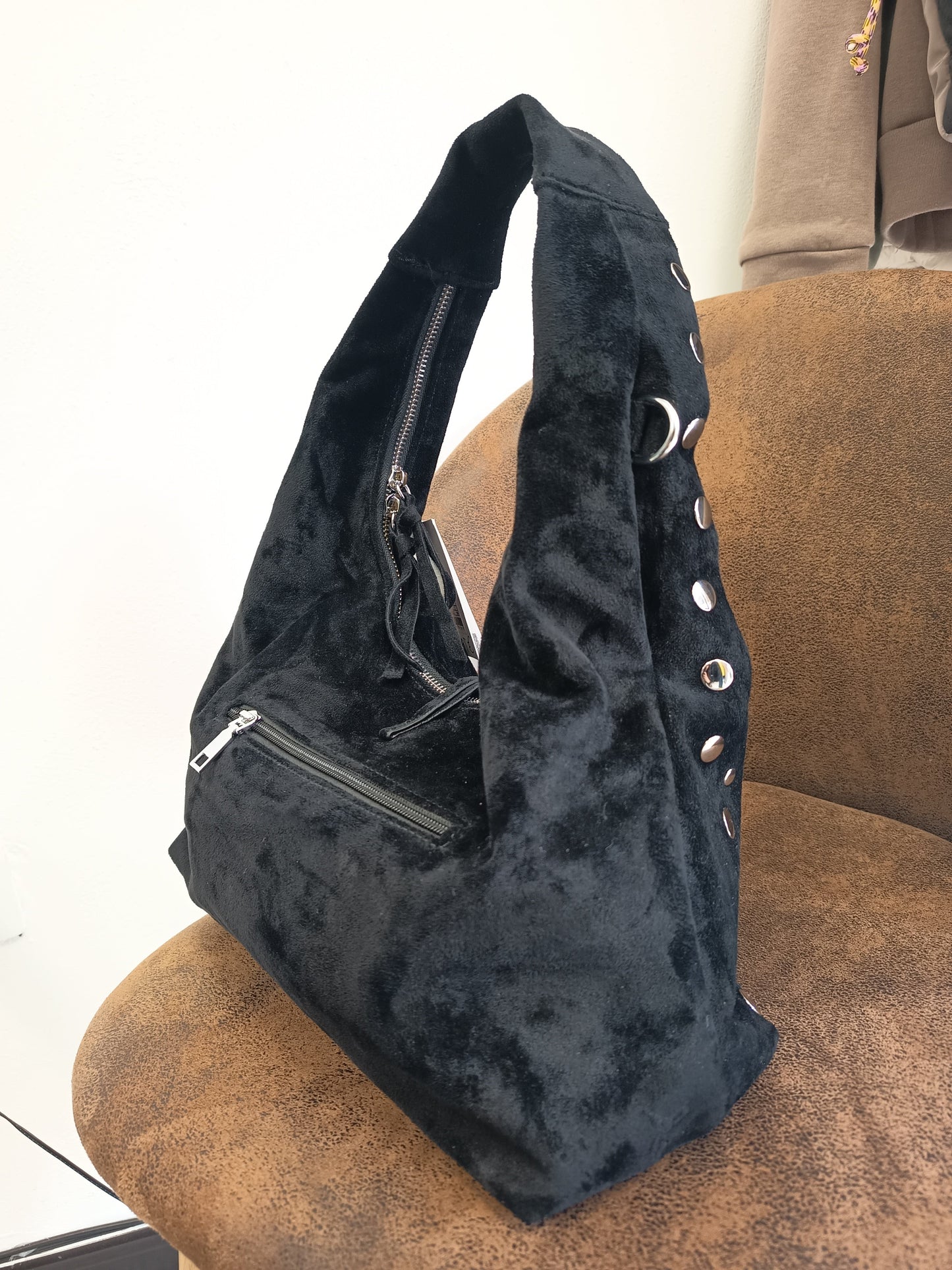 Bolso tachuelas ante