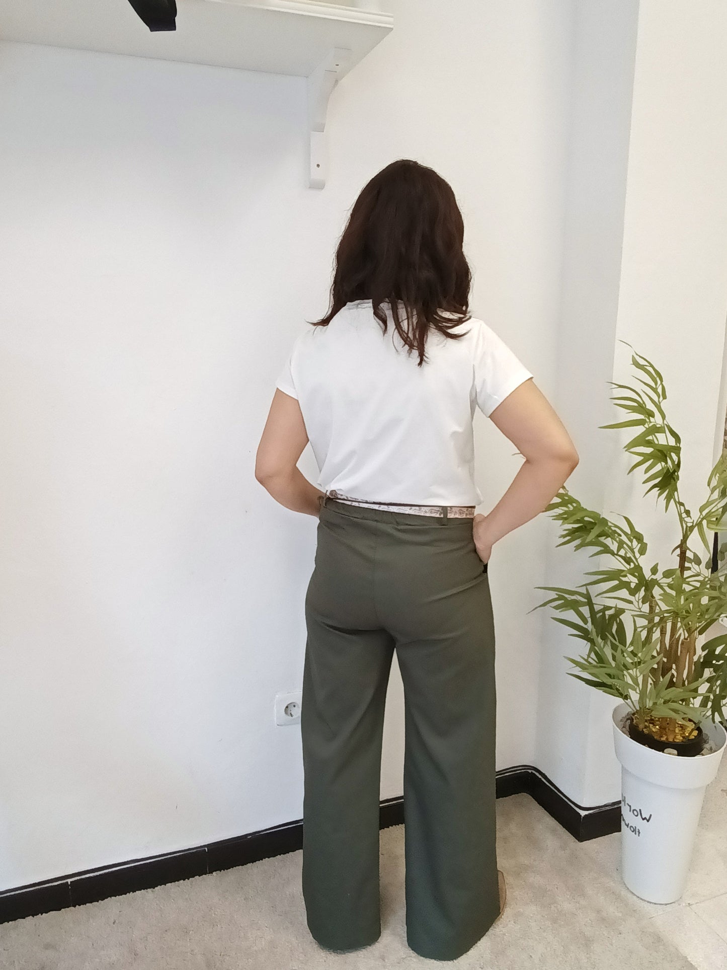 Pantalón ancho lazo