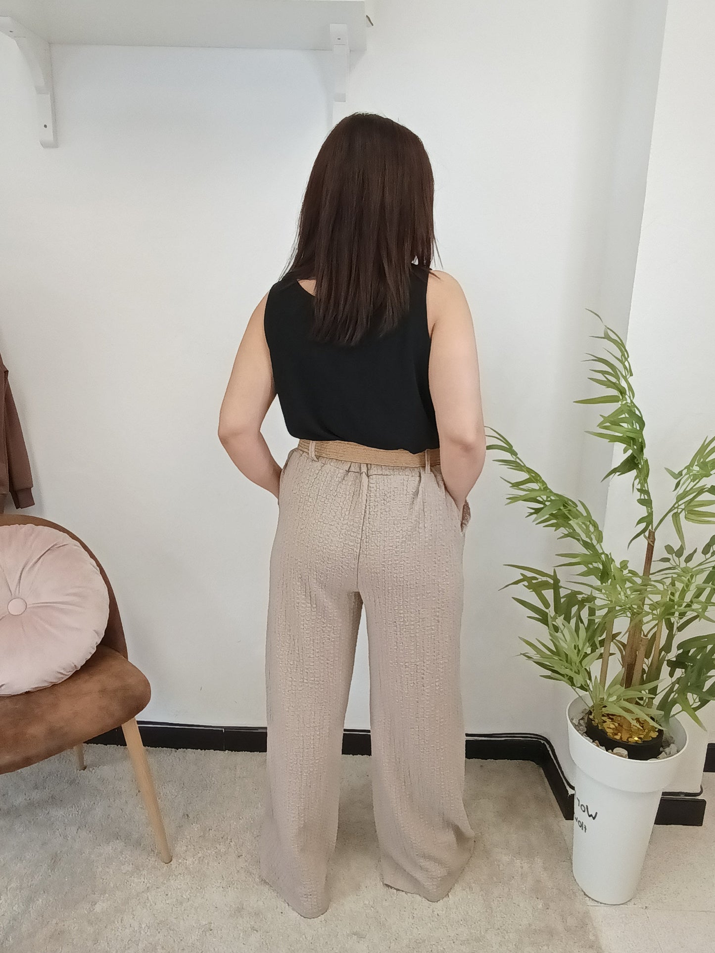 Pantalón ancho relieve